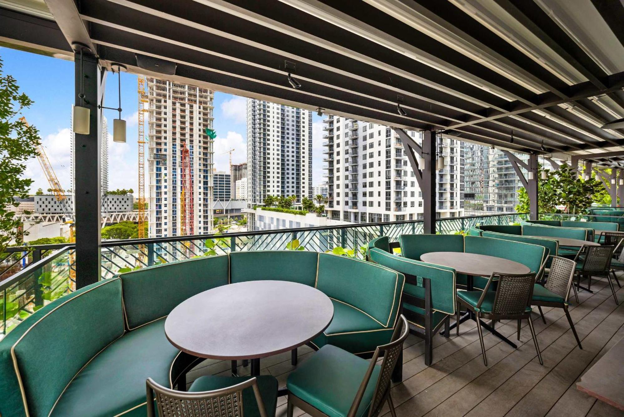 Apartamento Luxury Downtown 2 Bedroom With Skyline Panorama