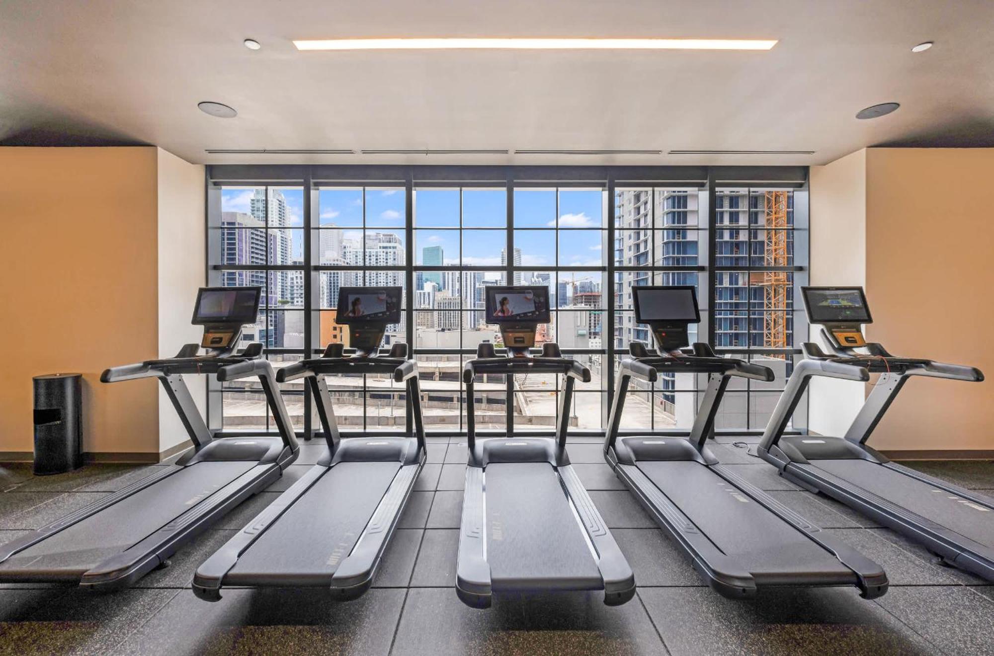 Luxury Downtown 2 Bedroom With Skyline Panorama Apartamento