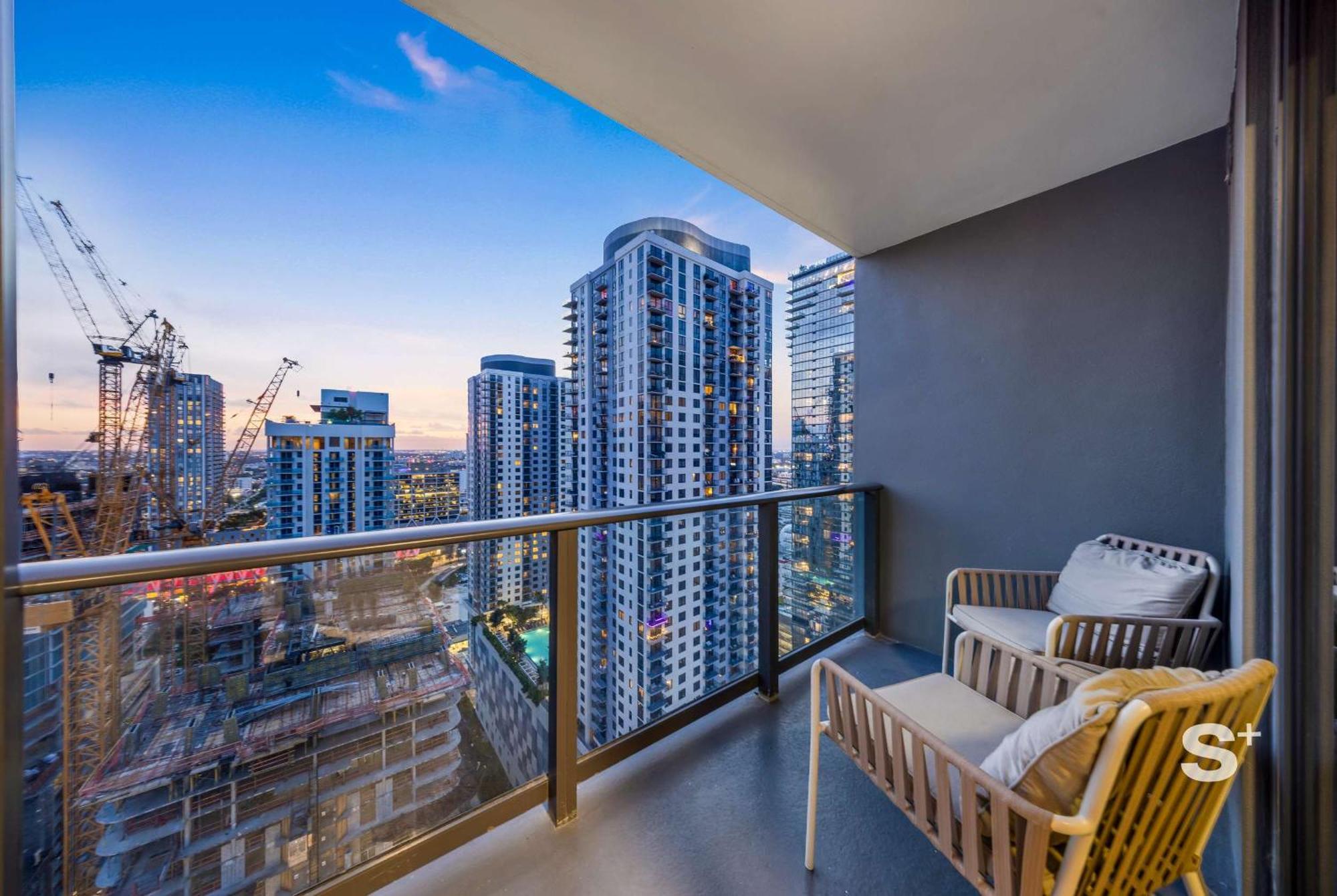 Apartamento Luxury Downtown 2 Bedroom With Skyline Panorama *