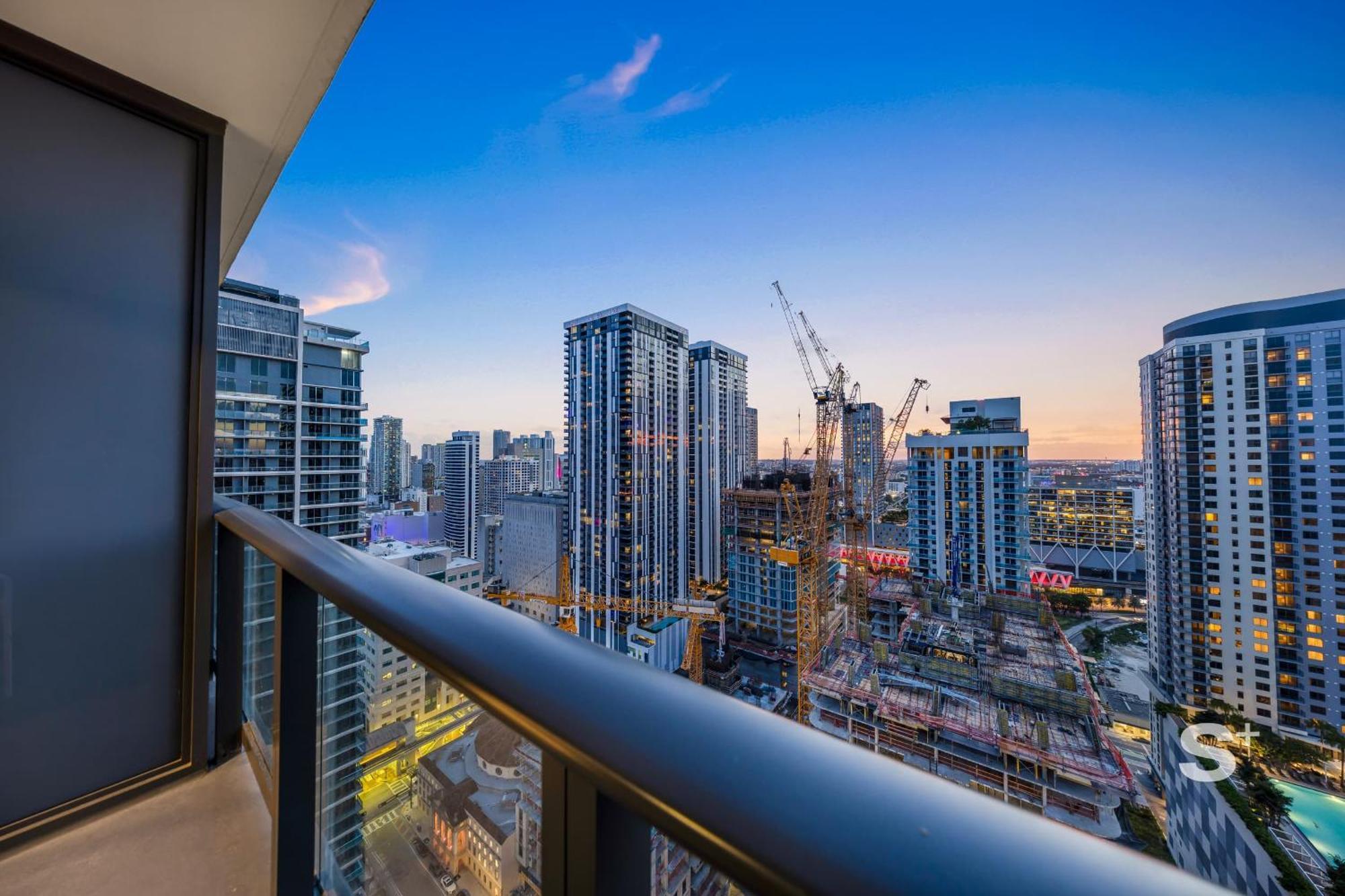 Apartamento Luxury Downtown 2 Bedroom With Skyline Panorama